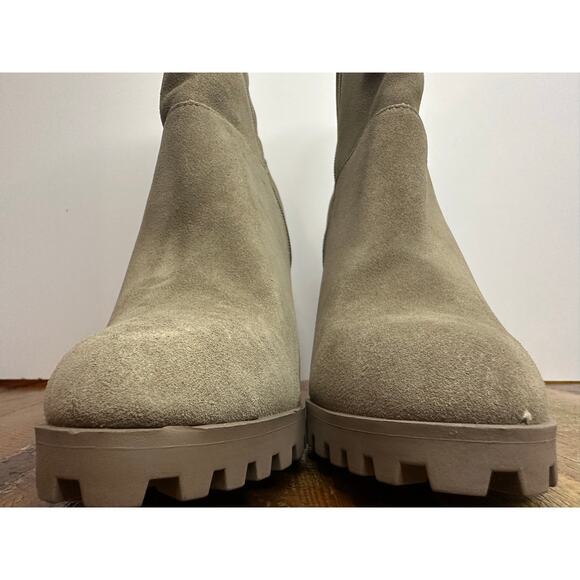 Aldo Women's Tianah Suede Stacked Heel Bootie Taupe Size 9 NWOB – Street Style - Picture 4 of 10